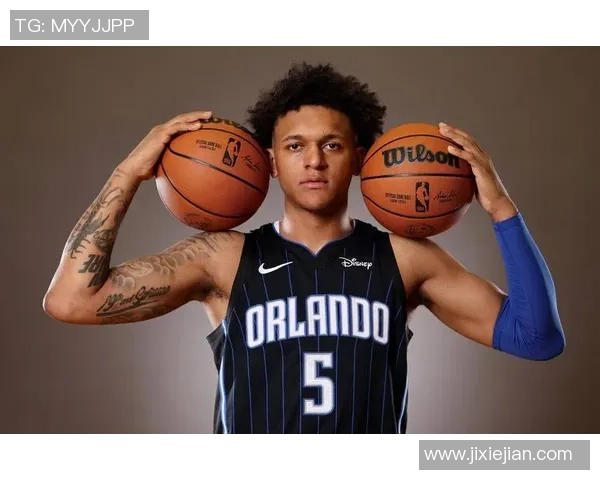 约什吉迪带领球队冲击季后赛展现年轻球员的无限潜力与魅力