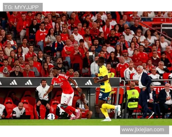 英超焦点战布赖顿迎战曼联双方争夺积分与荣誉的激烈对决